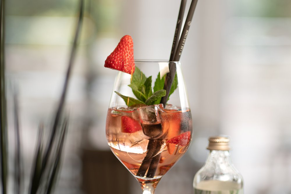 Drink primaverile semplice Rosé Tonic