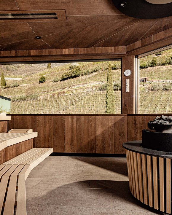 A spa hotel with day spa near Bolzano for sauna lovers