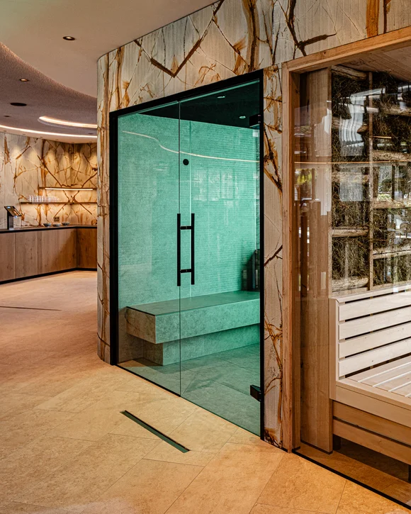 Cercate una camera con sauna inclusa? bio-sauna al fieno, un bagno di vapore aromatico e due sale relax con lettini a infrarossi